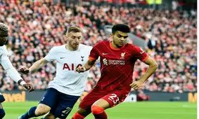 توقف لیورپول در آنفیلد، هدیه کونته به پپ 