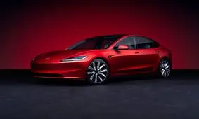 سه دانشجو آلمانی سیستم خودران تسلا را هک کردند