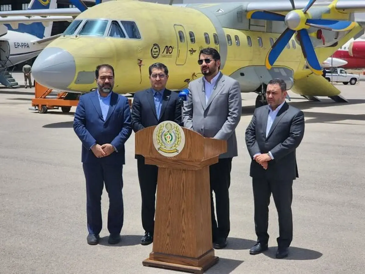 هواپیمای ایرانی «سیمرغ» پرواز کرد

