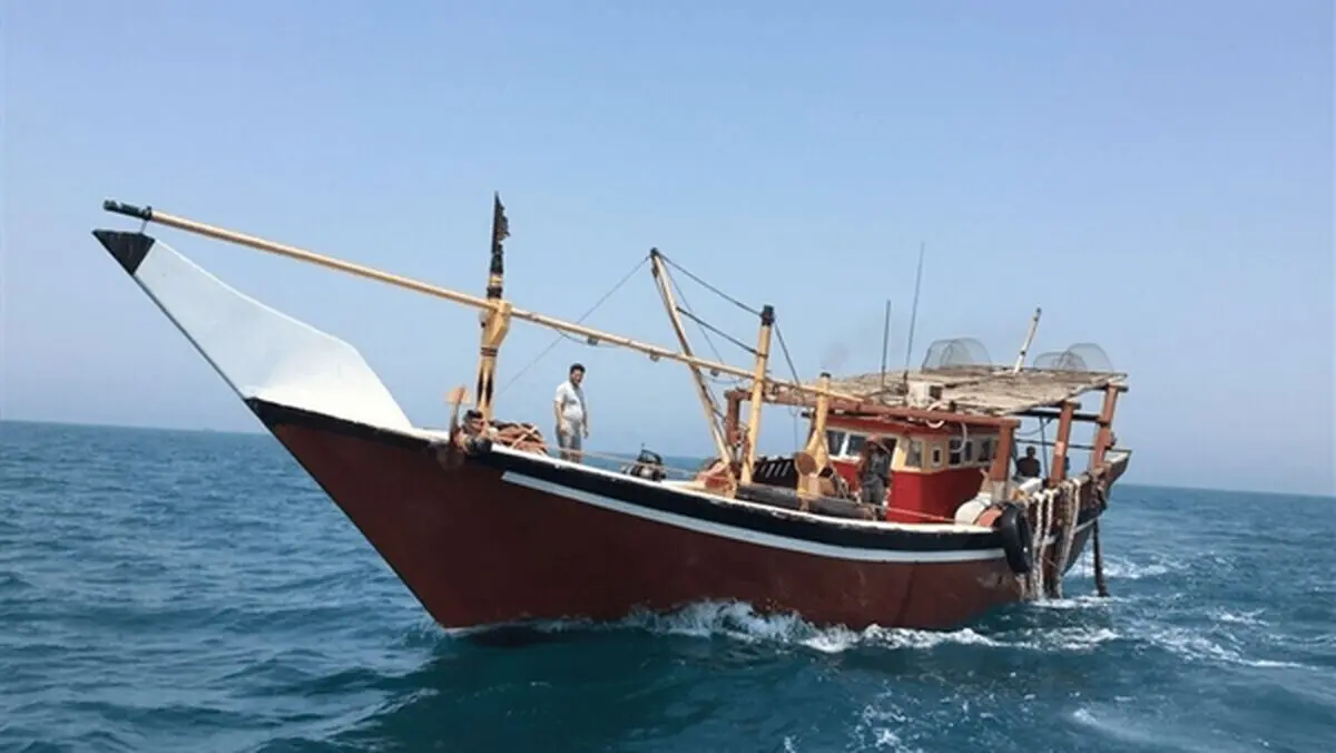 توقیف ۲ فروند لنج حامل مواد مخدر و سوخت قاچاق در بندر چابهار
