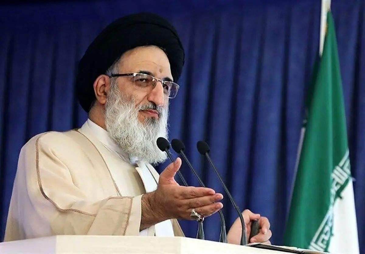 واکنش امام جمعه کرج به احتمال رفع فیلترینگ/ اینکه مسئول اقتصادی کشور بگوید با رفع فیلتر اینترنت کارها درست میشود حرف سخیفی است/ اصرار بر پیوستن به fatf را نمیفهمیم که چه اهدافی پشت آن است