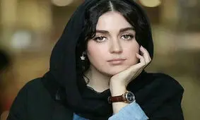 بازیگر زن مشهور با این استایل شبیه باربی شد