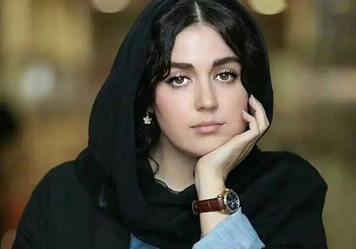 بازیگر زن مشهور با این استایل شبیه باربی شد
