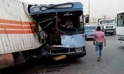 مرگ راننده و مسافر اتوبوس در تصادف با کامیون
