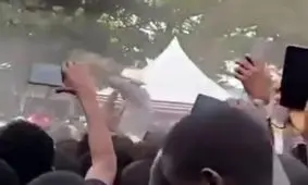 پرتاب لنگه کفش به سمت رئیس‌جمهور کنیا/ ویدئو