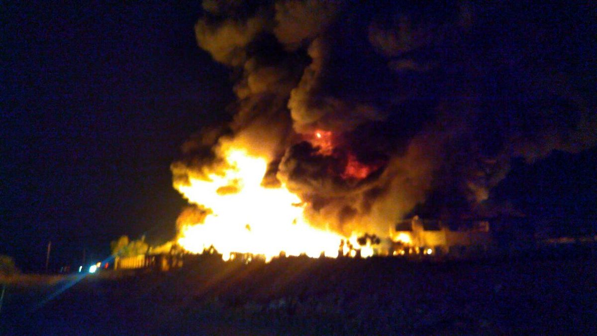   انبار مواد شیمیایی در جنوب تهران دچار آتش سوزی گسترده شد