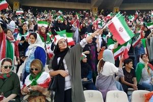 فردوسیپور: چطور در مراسم مذهبی خانم و آقا کنار هم در ورزشگاه می نشینند اما برای فوتبال نمی شود؟!/ ویدئو