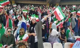  فردوسی‌پور: چطور در مراسم مذهبی خانم و آقا کنار هم در ورزشگاه می نشینند اما برای فوتبال نمی شود؟!/ ویدئو