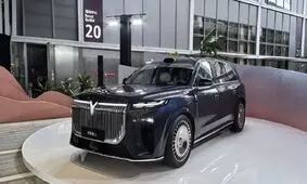 تقلید برند وارداتی ایران از مرسدس بنز/  تصاویر