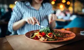 دلایل غذا خوردن وقتی گرسنه نیستیم؟