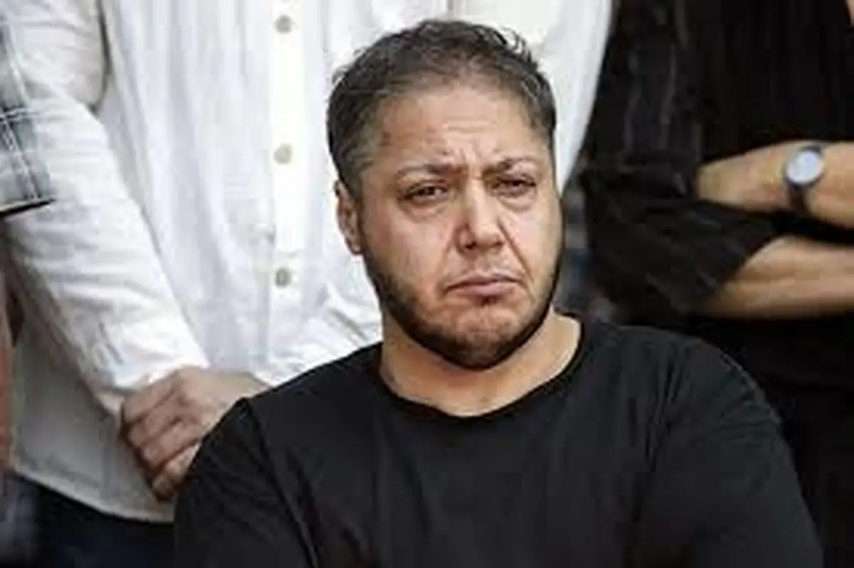 سفر زمان؛ چهرۀ «مازیار لرستانی» در 14 سالگی در اتاقش در حال خواندن کتاب 