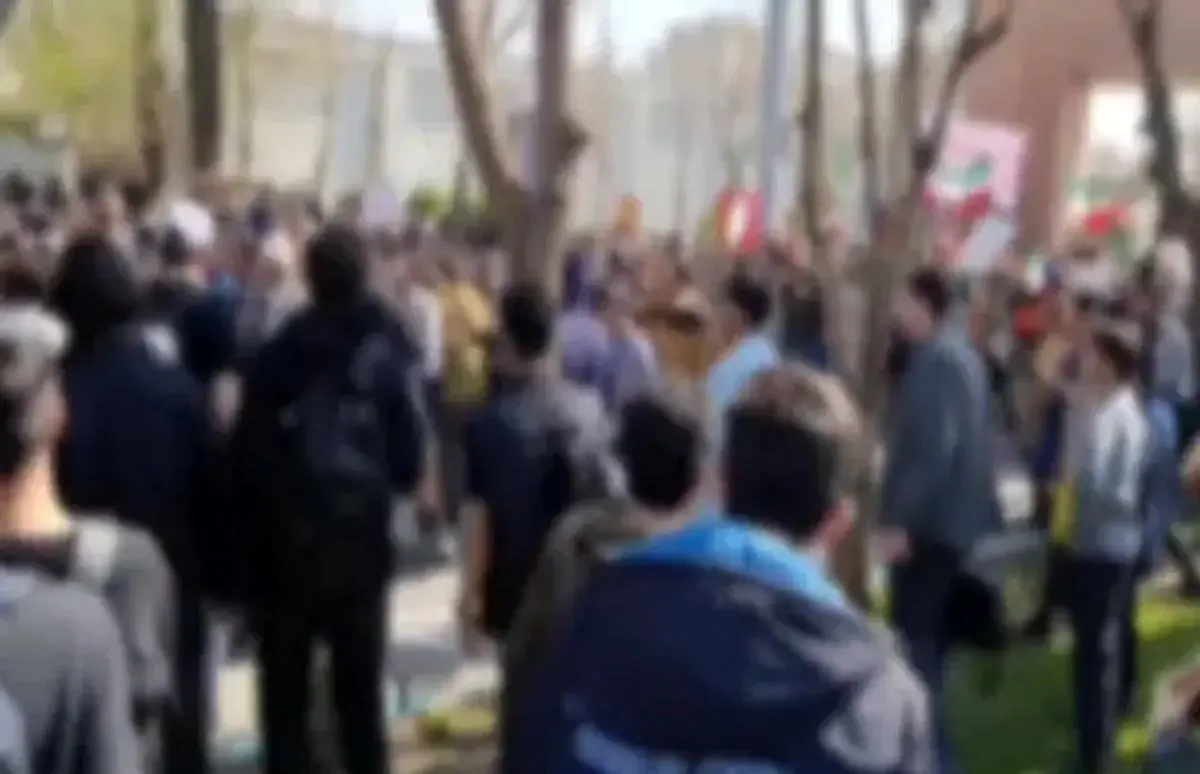 دانشجو را با هر تفکری که دارد و هر شعاری که می دهد، از دانشگاه نرانید/ بگذارید در همان محیط دانشگاه شعار بدهد/ مبادا خونی ریخته شود