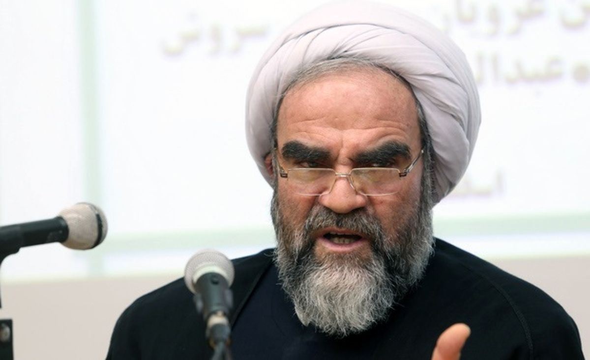 باید مشخص شود ریشه مداحیهای تفرقهافکن به کجا وصل است