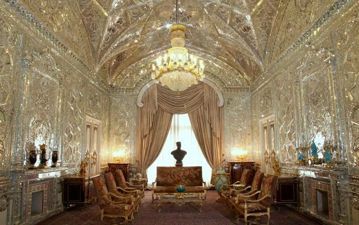 ویدئویی تلخ از ویران شدن کاخ سعدآباد بر اثر حملات هوایی اسرائیل و آمریکا/ ویدئو