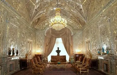 ویدئویی تلخ از ویران شدن کاخ سعدآباد بر اثر حملات هوایی اسرائیل و آمریکا/ ویدئو