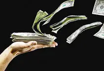 ۱۲ هزار همت نقدینگی؛ پول از کنترل خارج می‌شود