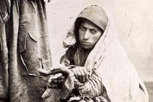 سفر به عصر قاجار؛ از «زنانِ گدا» تا «منظرۀ متفاوت قُلهک»