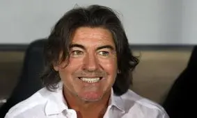 ساپینتو فعلا سرمربی استقلال ماند

