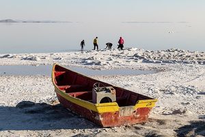 دریاچه ارومیه ۲ میلیارد مترمکعب از حجم آبی خود را از دست داد