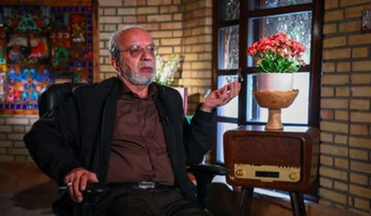 برادر همسر رهبر انقلاب: درباره زنان، مردان تصمیم گرفته‌اند/ چرا دختران در مدارس روسری‌شان را برندارند؟