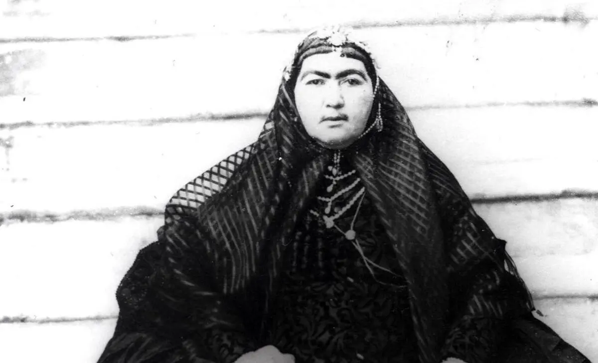 سفر به تاریخ؛ «انیس‌الدوله، گلین خانم و باقری» (زنان ناصرالدین شاه) در باغچۀ قصر 