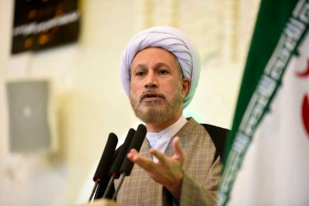 انتقاد زیدآبادی از اظهارات امام جمعه شیراز درباره شرایط ظهور در روزگار سختی/ حرف انجمن حجتیه را تکرار میکنید؟!/ بفرمایید که چند بمب اتم به روی کشور منفجر کنند تا شرایط به نهایت سختی برسد!