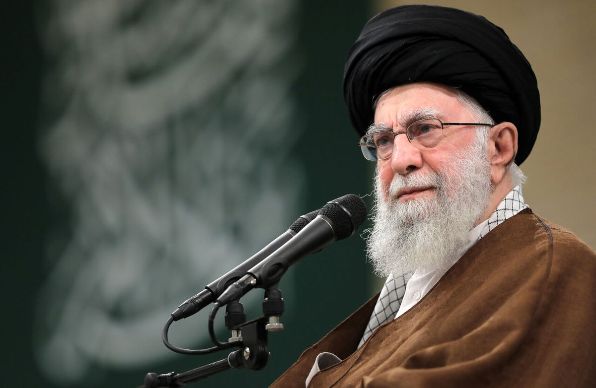 بازتاب وسیع سخنان دیروز رهبر انقلاب در رسانه انگلیسی بی بی سی/ پاسخهای قاطع کارشناس به مجری برنامه، پروژه ضد ایرانی بیبیسی را نقش بر آب کرد!/ ویدئو