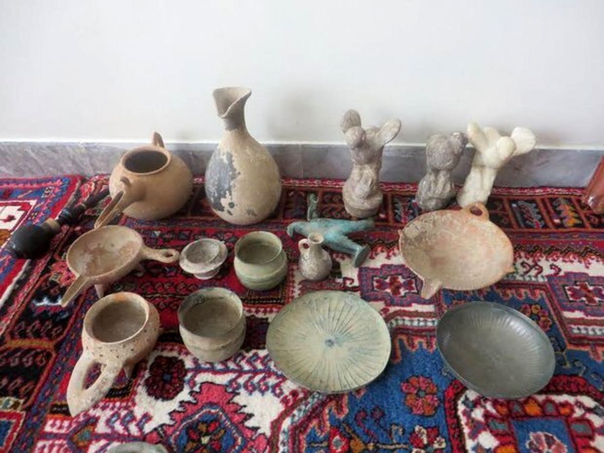 کشف ۱۹ شیء تاریخی در نطنز