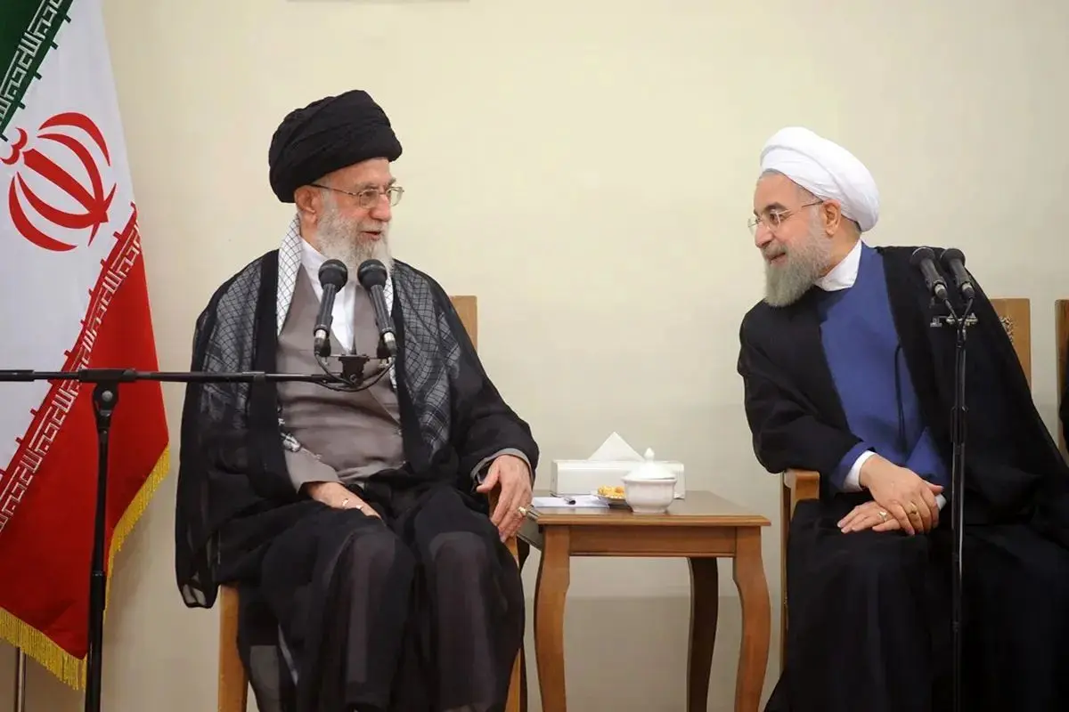 ناگفته‌های روحانی از ۳۵ نامه به رهبر انقلاب؛ از شوخی آقا با نامه‌های ۱۳ صفحه‌ای تا پاسخ‌های کتبی