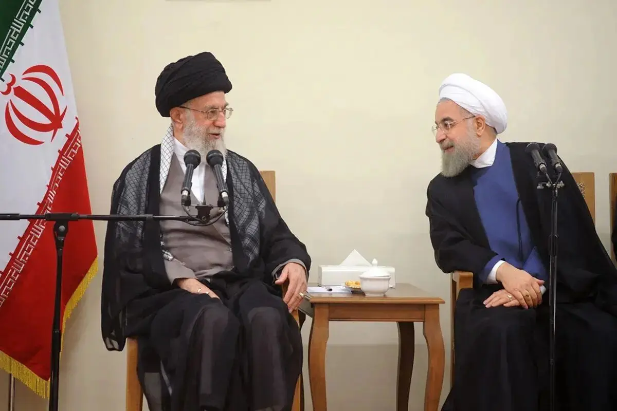 ناگفته‌های روحانی از ۳۵ نامه به رهبر انقلاب؛ از شوخی آقا با نامه‌های ۱۳ صفحه‌ای تا پاسخ‌های کتبی