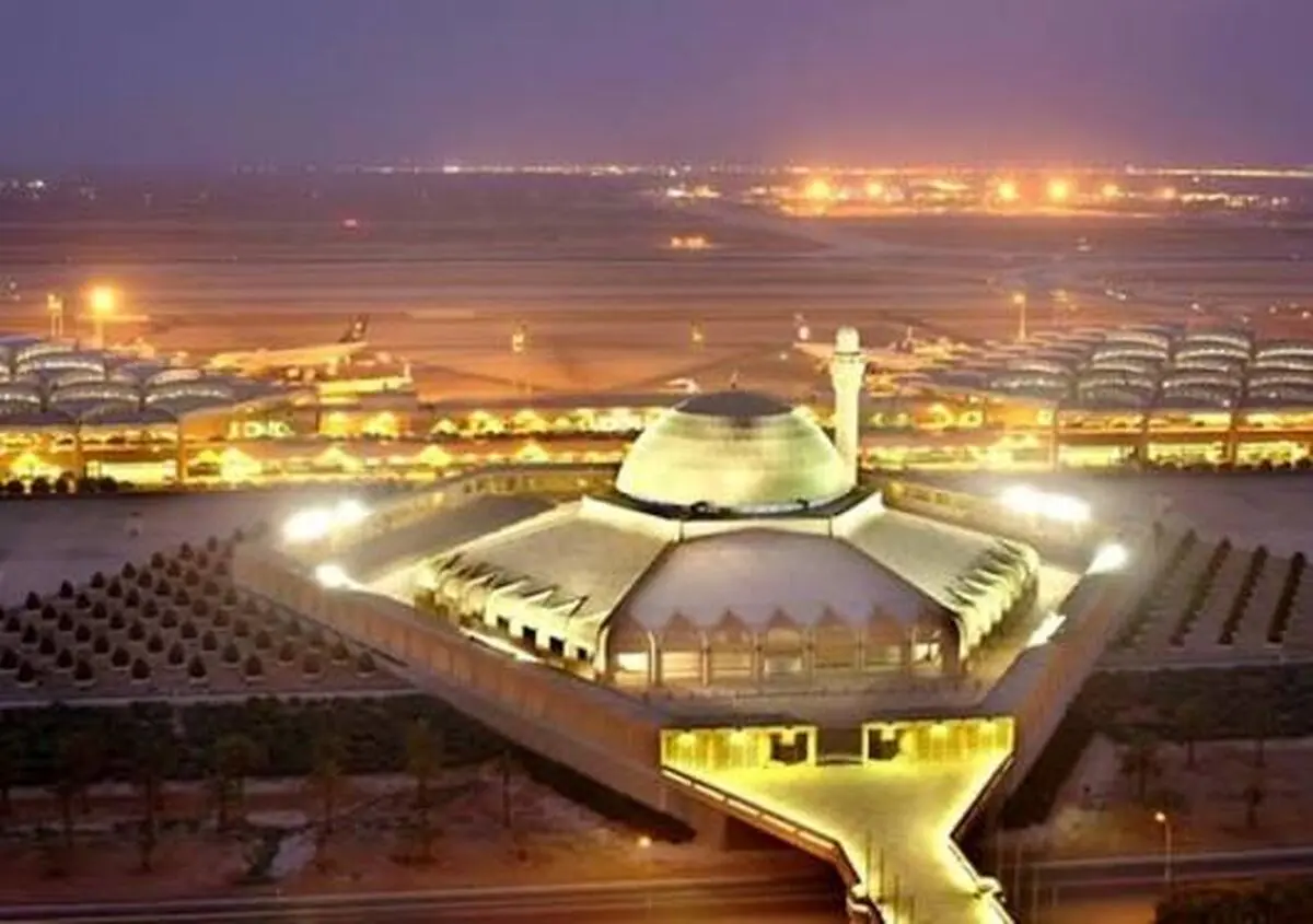 اختلال گسترده در آسمان عربستان پس از شنیده‌شدن صدای انفجارها در ریاض/ تعلیق فعالیت فرودگاه «ملک خالد»