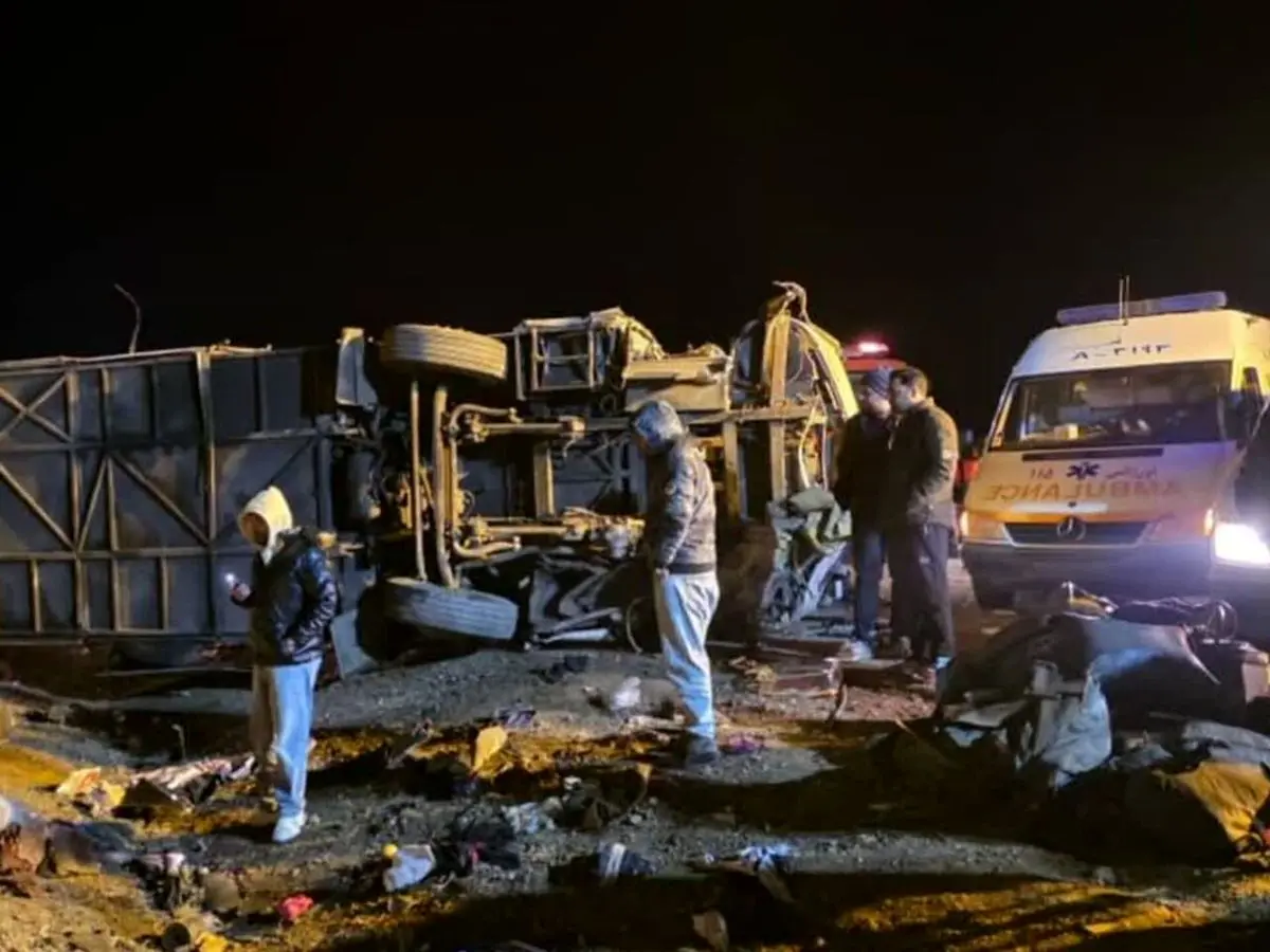 اسامی مصدومان حادثه واژگونی اتوبوس اصفهان - مشهد اعلام شد
