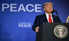 ترامپ: زلنسکی می‌تواند با چشم‌پوشی از کریمه و کنار گذاشتن ناتو به جنگ پایان دهد

