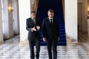 گفتگوی گروسی و ماکرون درباره برنامه هستهای ایران