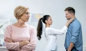  آیا می‌توان از مادرشوهر برای دخالت در زندگی شکایت کرد؟