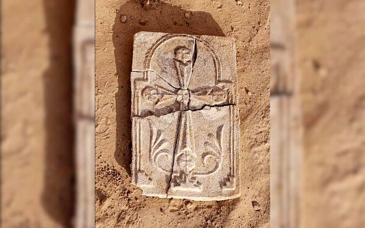 کشف صلیب ۱۴۰۰ ساله در ابوظبی