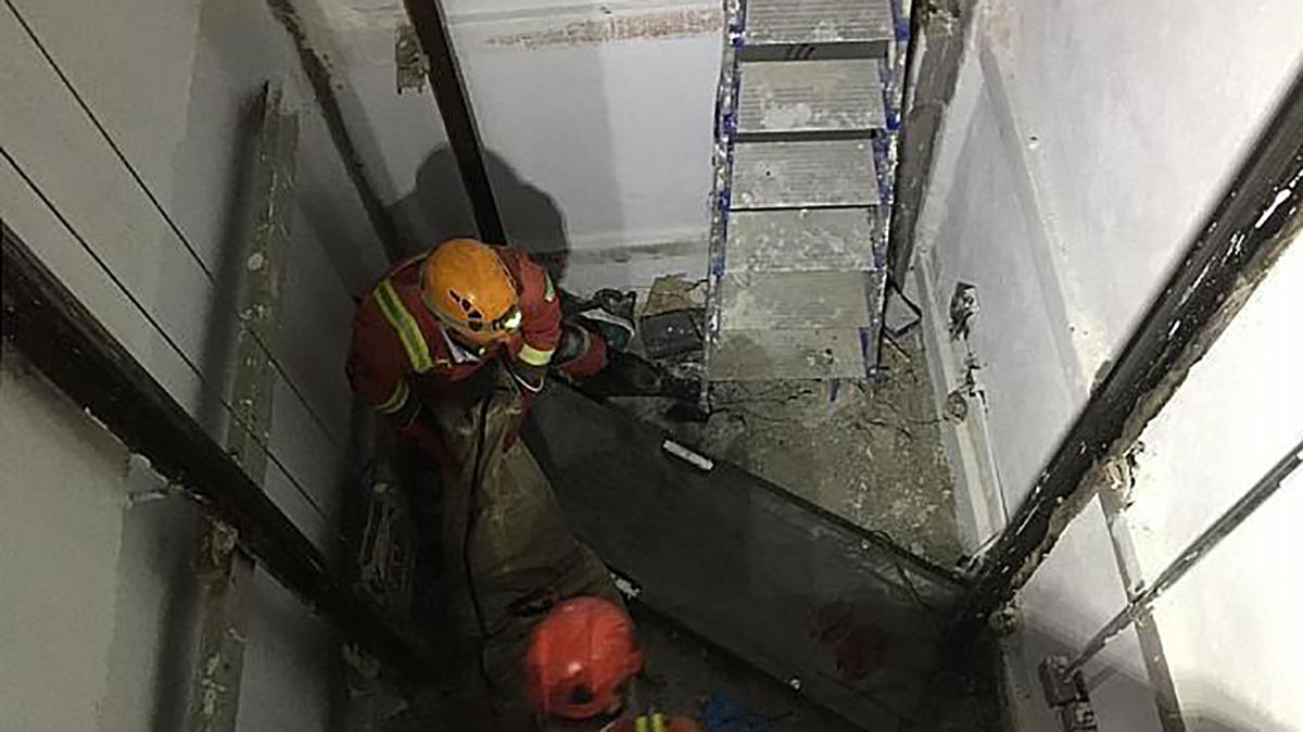 سقوط مرگبار کارگر جوان در چاهک آسانسور 