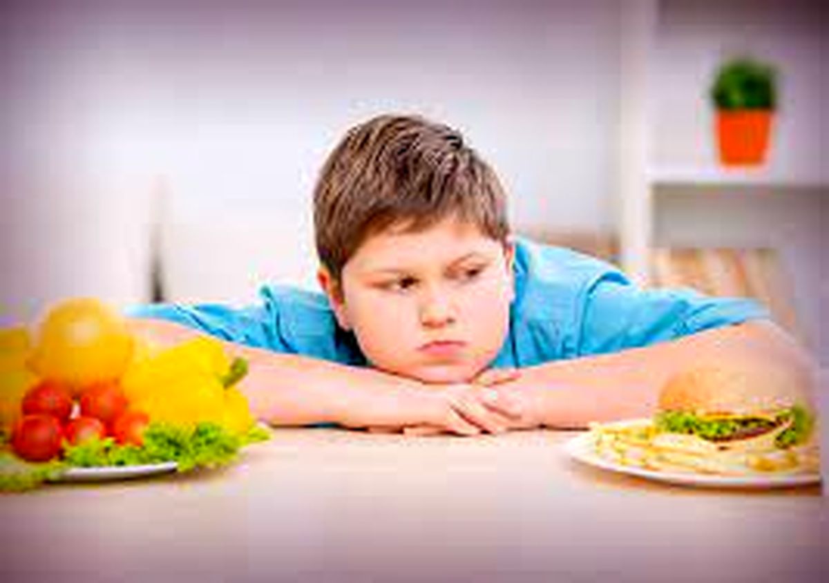 کاهش وزن در کودکان با کاهش تنقلات