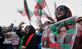 چشم عمران‌خان عفونت کرد، پاکستان به هم ریخت