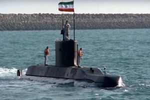 زیردریایی تماما ایرانی، زیردریایی اتمی آمریکا را تسلیم کرد

