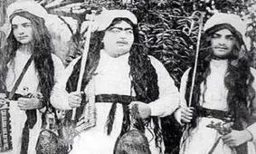 عکس‌هایی از دختران ناصرالدین شاه؛ از اخترالدوله و ندیمه‌ها تا عصمت‌الدوله و سگش