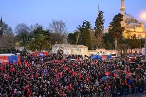 تظاهرات‌ گسترده در آنکارا علیه حکومت اردوغان/ رهبر مخالفان ترکیه خواستار ماندن مردم در خیابان شد/ ویدئو