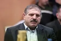 عباس جدیدی کلاشینکف بدست در ایست بازرسی/ عکس