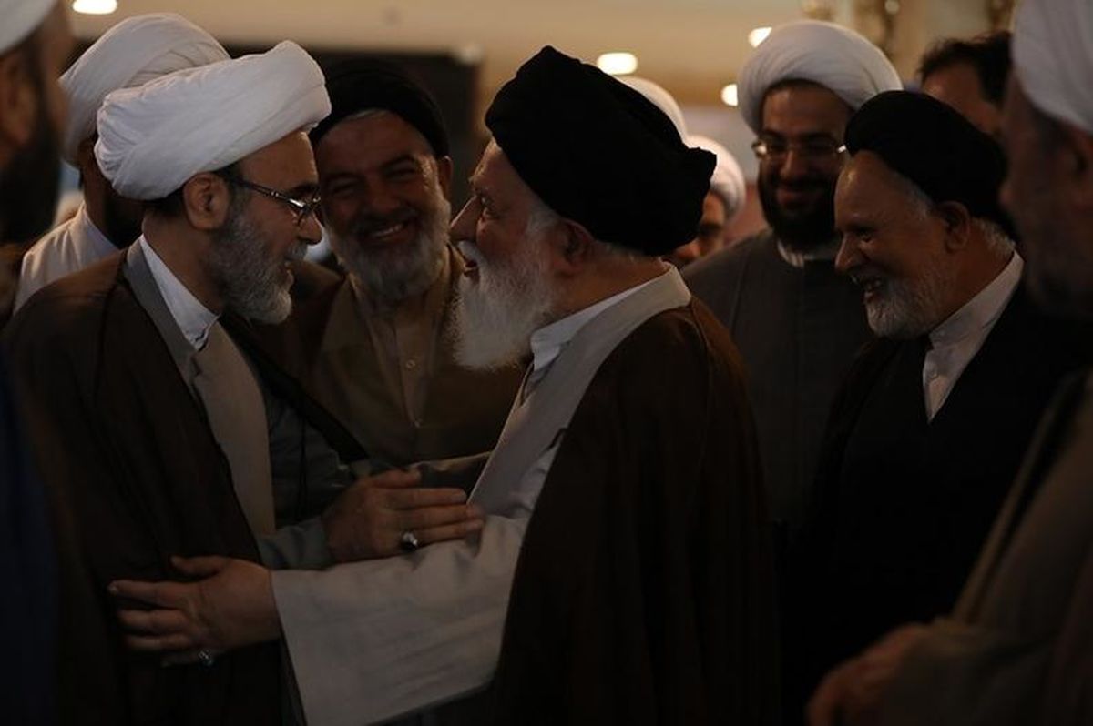 ملت بزرگ ایران همواره مدافع اسلام بوده و پای آرمانهای انقلاب ایستادهاند