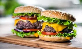 خوردن 2 همبرگر سالم‌تر از یک همبرگر به‌ همراه سیب‌زمینی است

