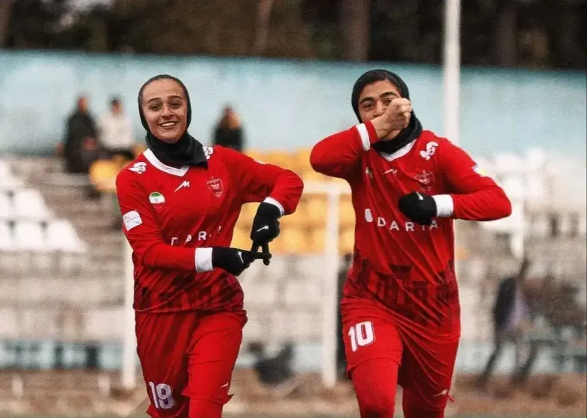فراایساتیس 1 - پرسپولیس 2؛ زنان پرسپولیس راه سقوط را بستند

