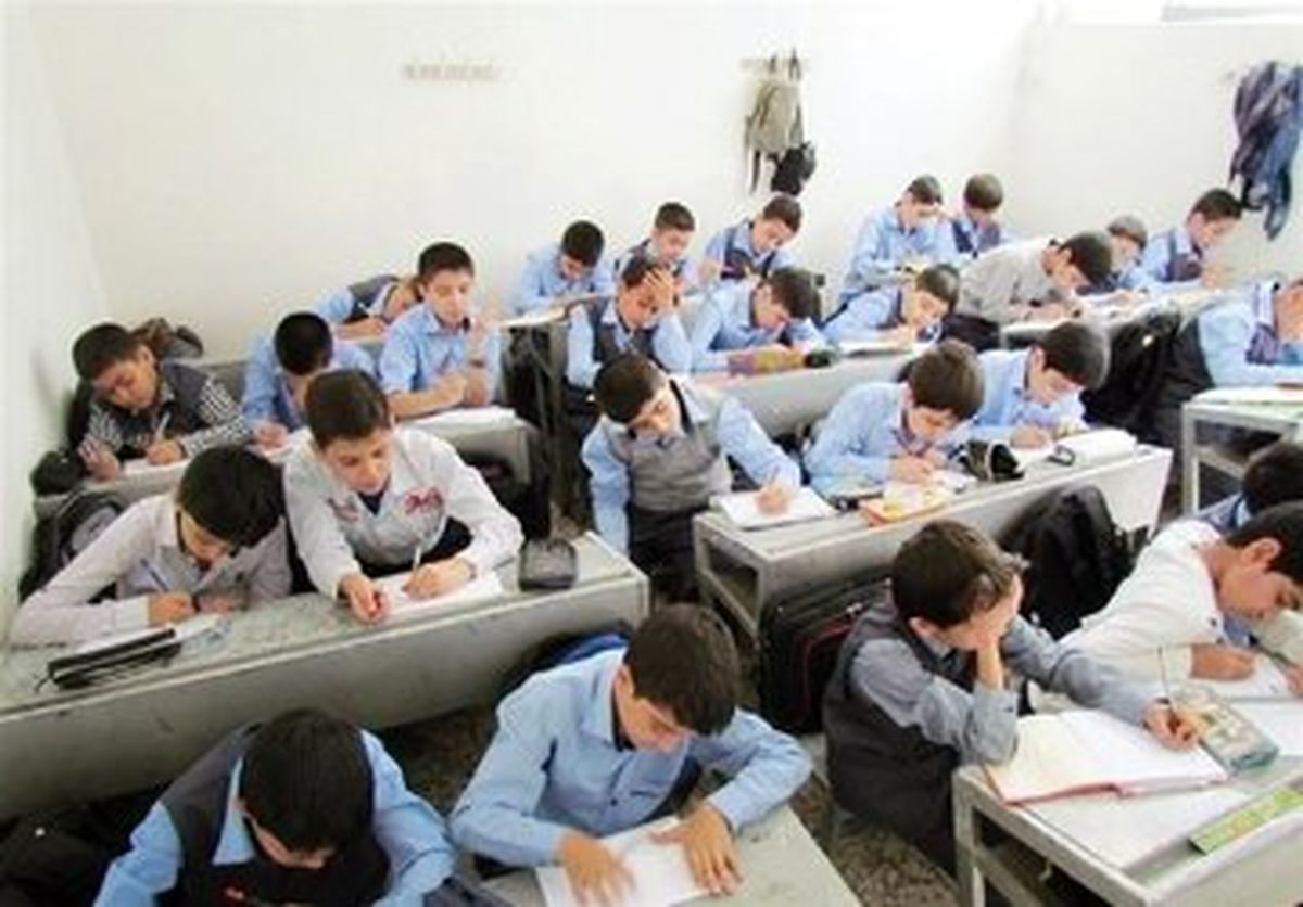 افزایش شهریه مدارس؛ دو نوبته شدن در مدرسههای دولتی/ هیچ مدرسه رایگانی حتی در محرومترین نقاط کشور وجود ندارد