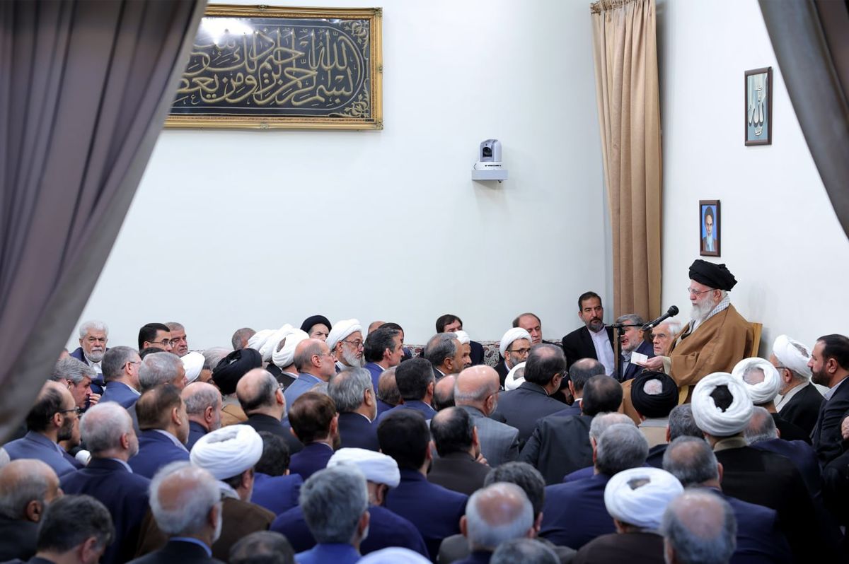دیدار جمعی از مسئولان ارشد 3 قوه با رهبر انقلاب