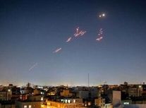 صدای 2 انفجار مهیب با فاصله بسیار کم در شمال تهران/ شلیک پدافند از شرق تهران/ حمله به نارمک و لویزان / ویدئو