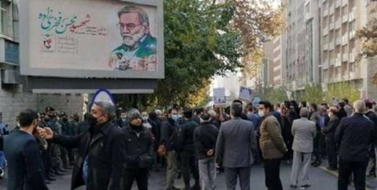 خواسته تجمعکنندگان پرداخت غرامت جنگی از سوی کشور متجاوز بود